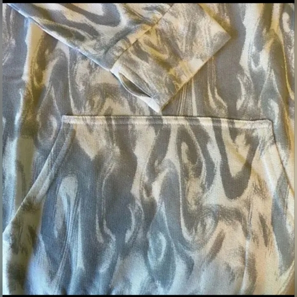 New! Z by Zella Ivory Cloud Nova Print Hoodie. Size XL. - Picture 2 of 9